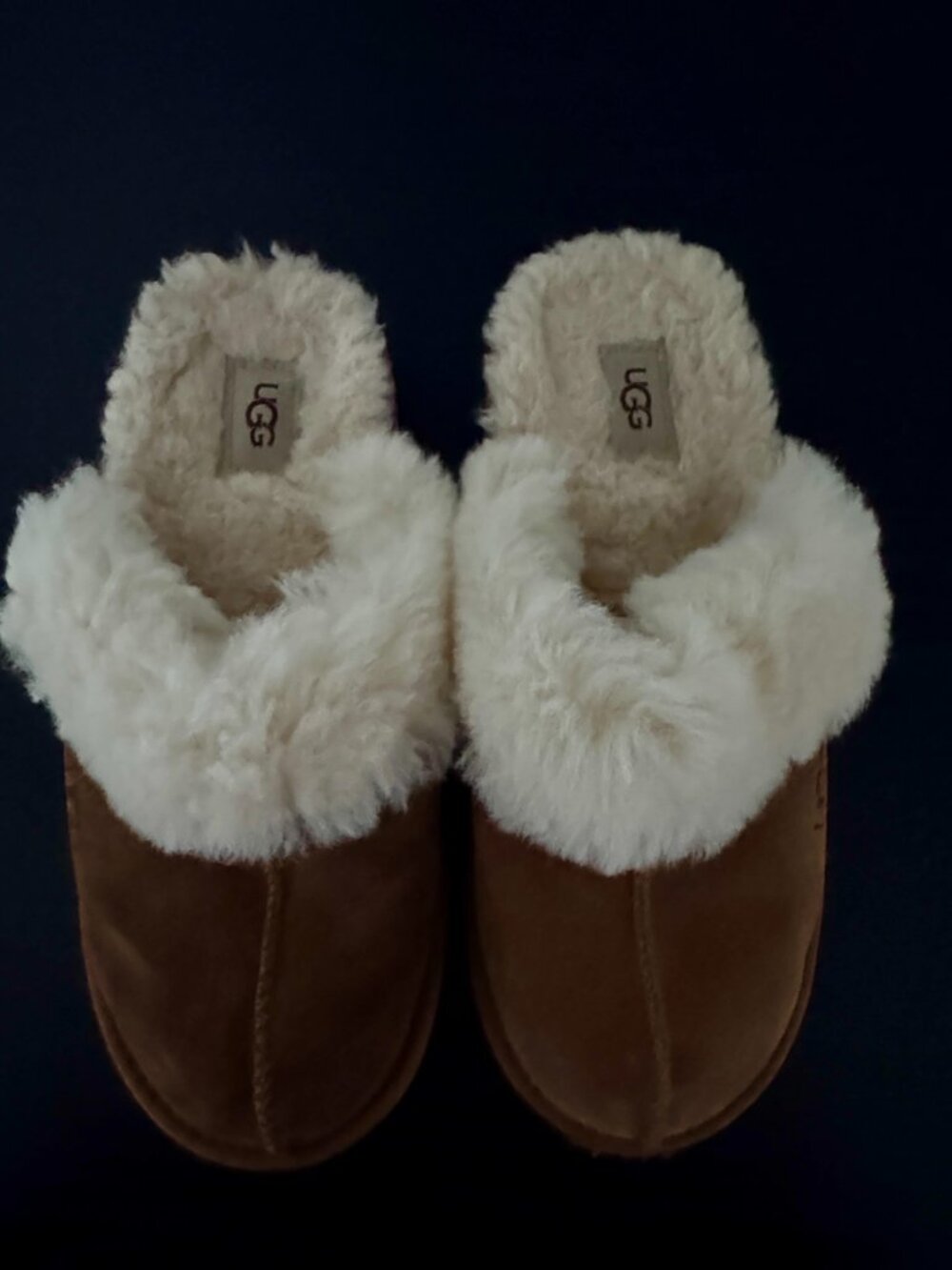 UGG Scuffette II Girls Chestnut Suede Sheepskin Slippers, Size 4,Great Condition - Picture 3 of 6